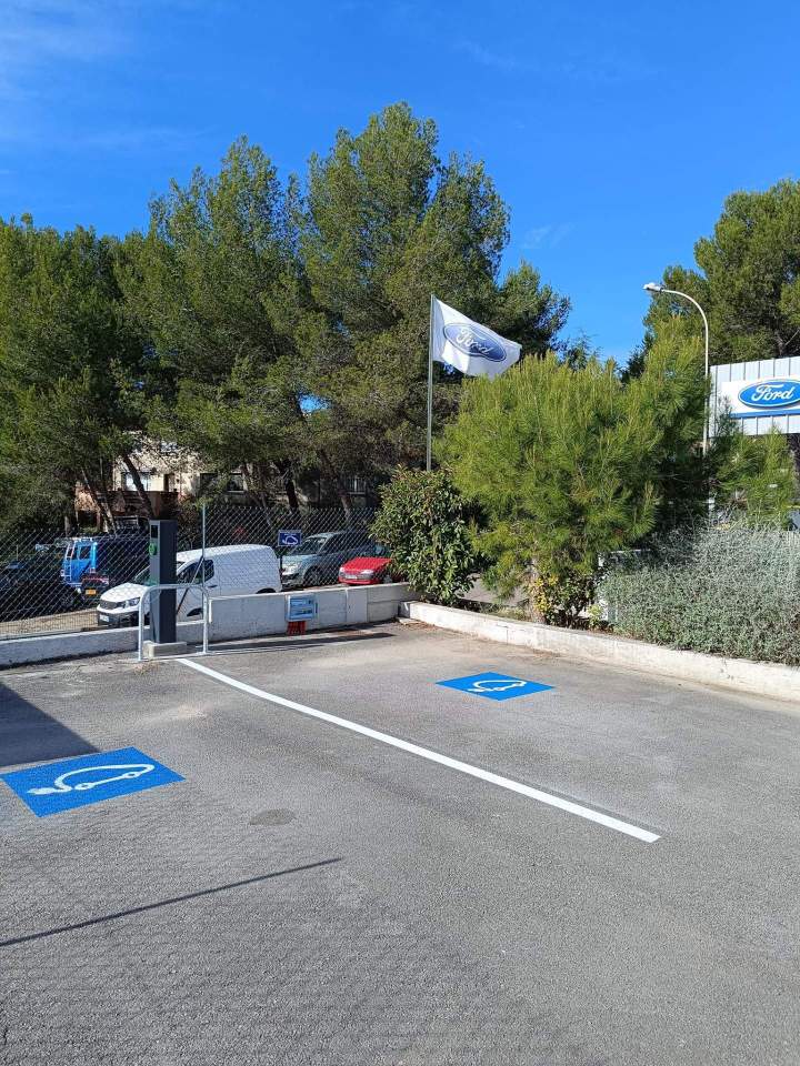 Installation borne de recharge Mauguio